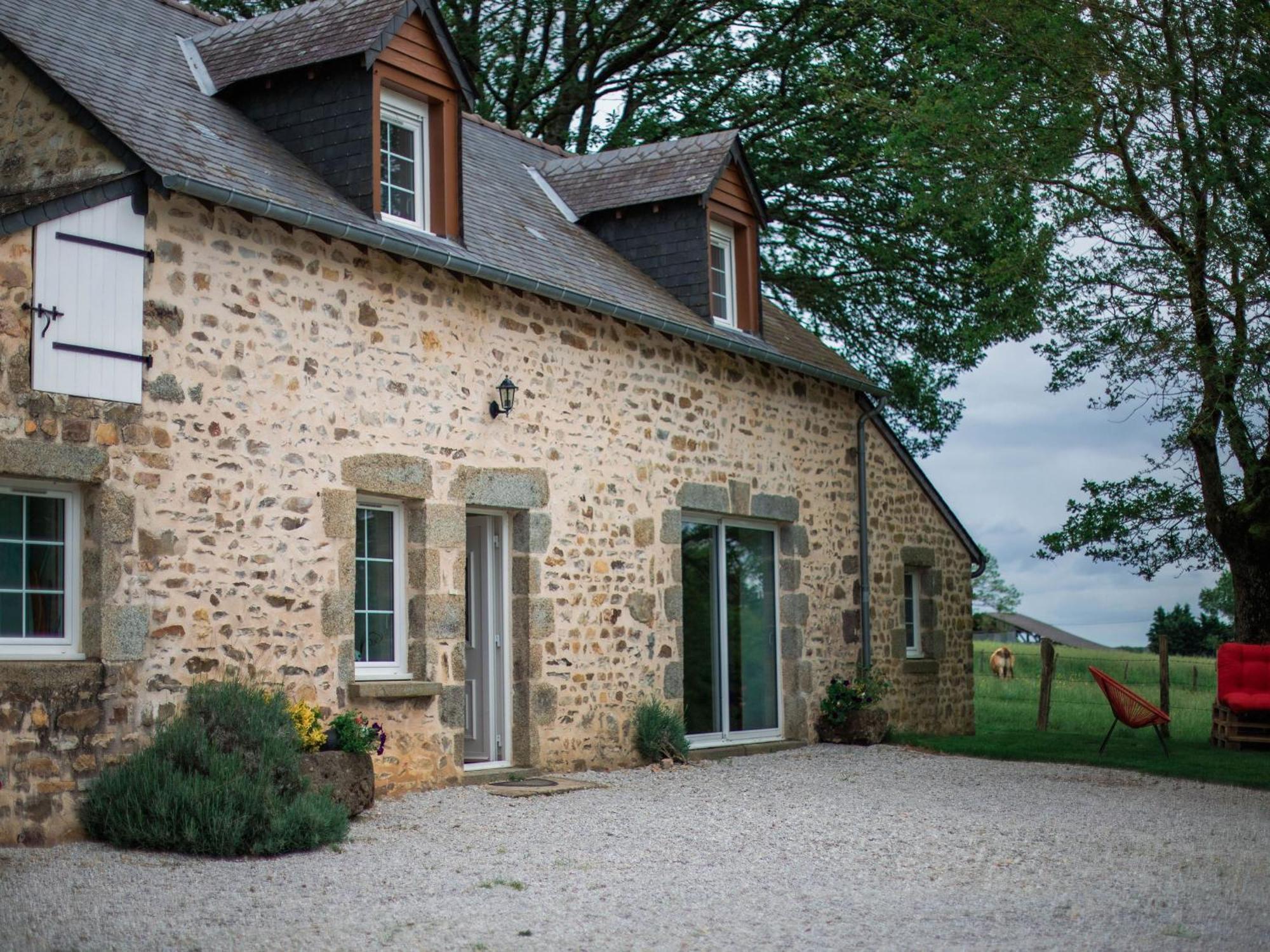 Gite De Charme Renove Avec Cheminee, Terrasse Et Proche Randonnees - Capacite 13 Pers. - Fr-1-410-179 Saint-Léonard-des-Bois Buitenkant foto